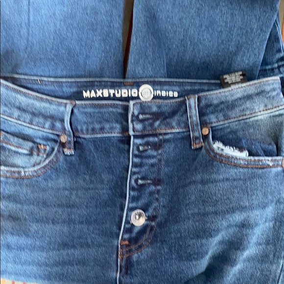Max Studio cropped jeans - Picture 2 of 3